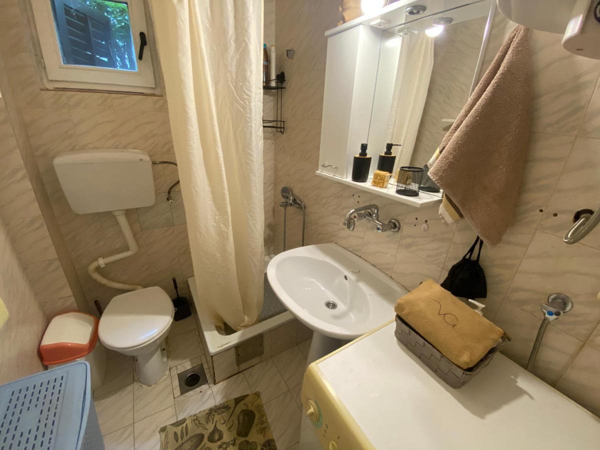 Milla - Cozy Two Bedroom With Yard And Parking