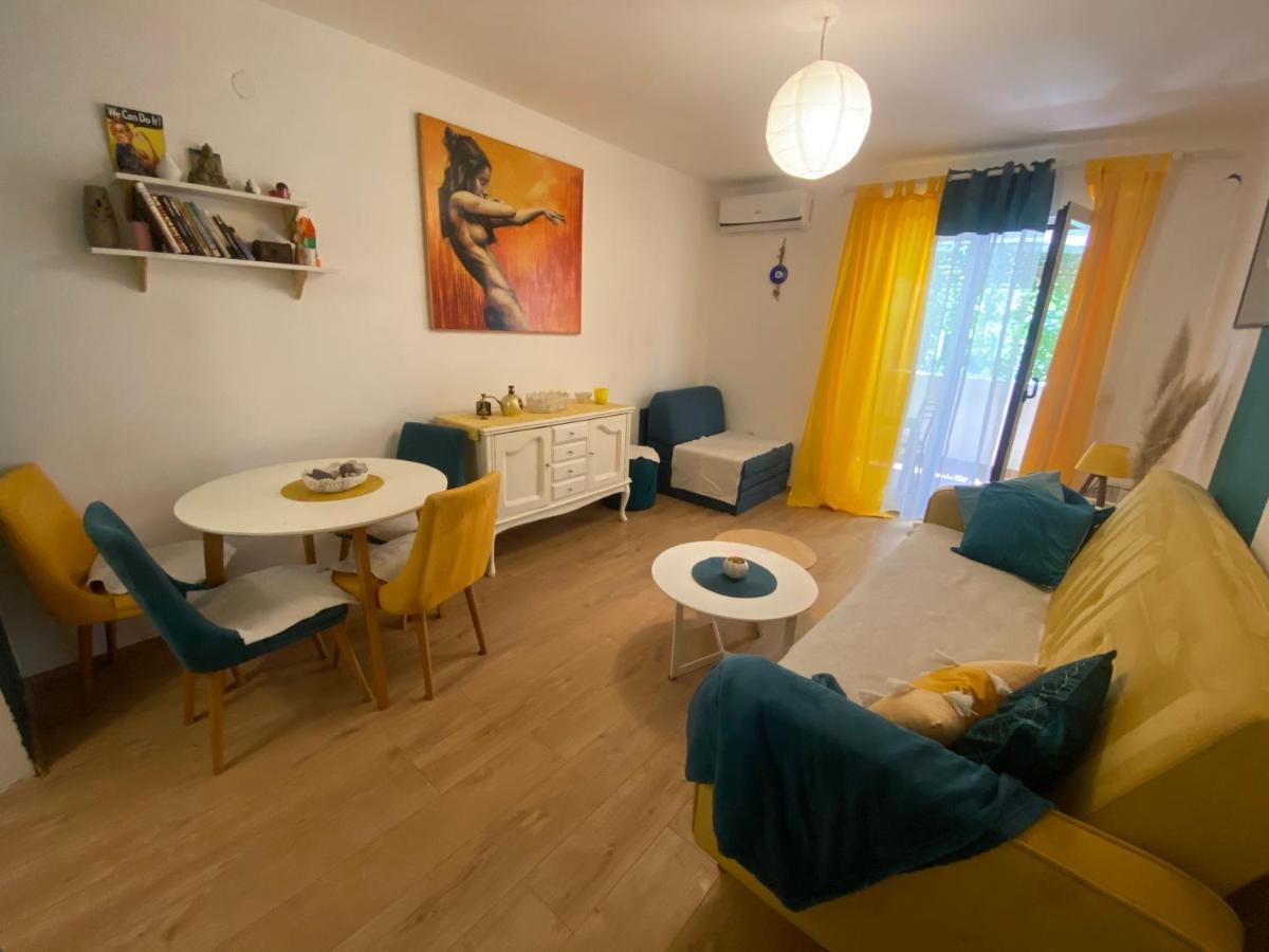 Milla - Cozy Two Bedroom With Yard And Parking *
